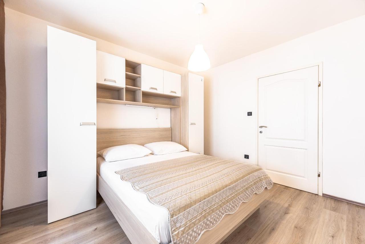 Apartments Lili Паг Экстерьер фото